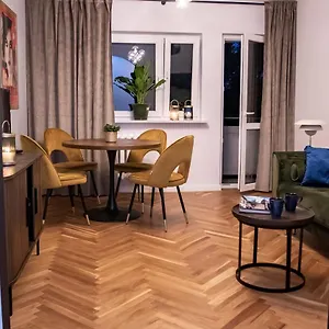 Apartament Apartament Przy Metrze Wierzbno Z Nuta Vintage, Warszawa
